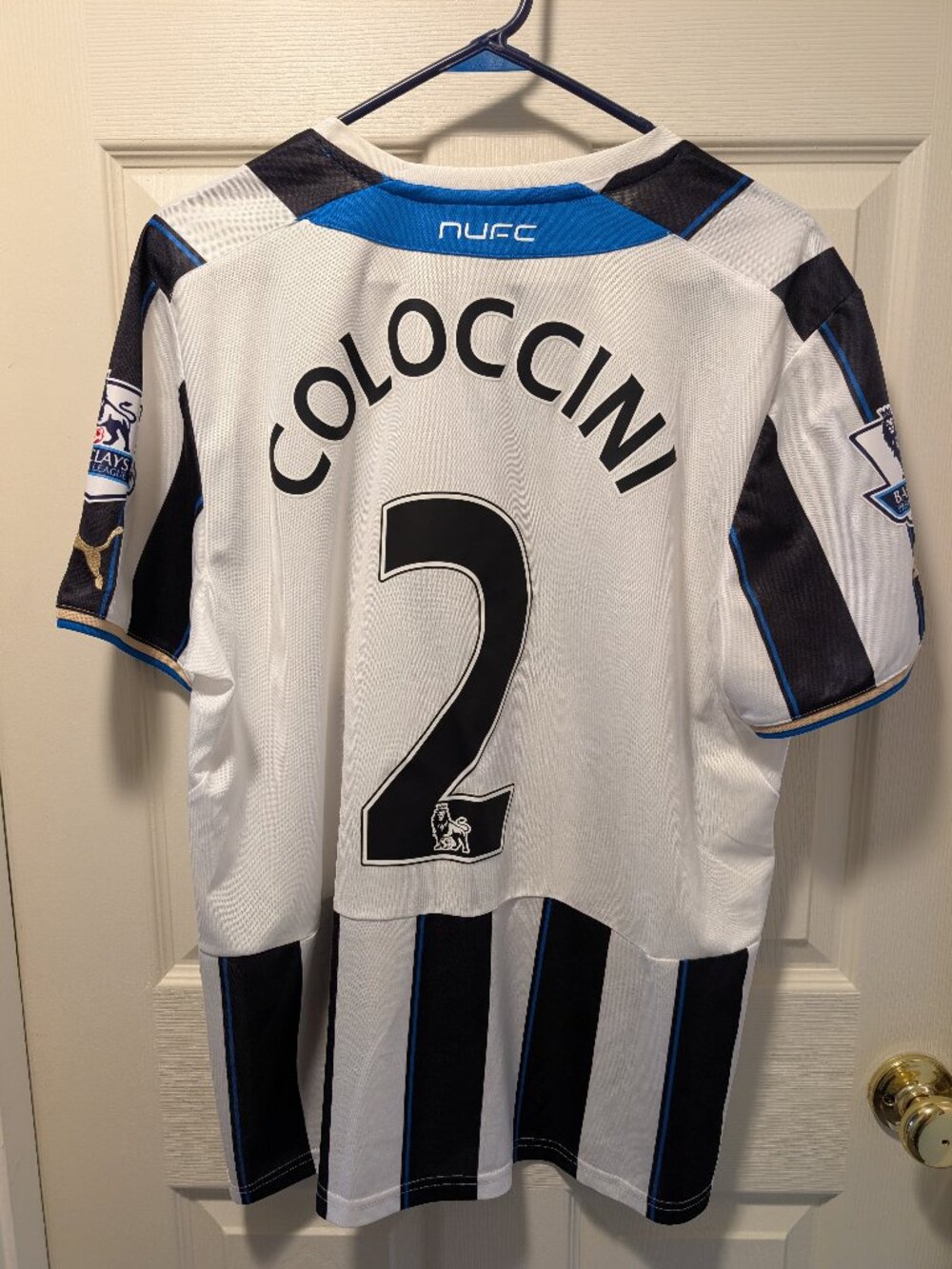 Men's Large New Castle United 2013 - 2014 Home Jersey Colocinni